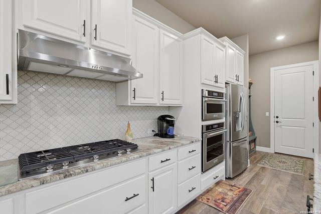 808 DANCING OAK LN, San Marcos, TX 78666