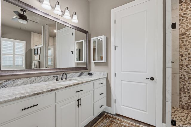 808 DANCING OAK LN, San Marcos, TX 78666