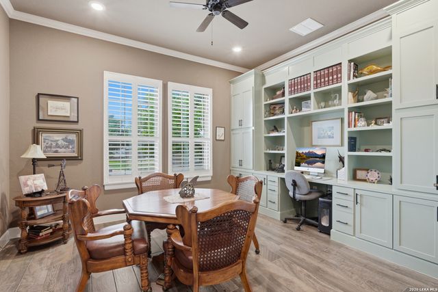 808 DANCING OAK LN, San Marcos, TX 78666