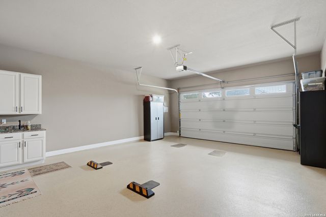 808 DANCING OAK LN, San Marcos, TX 78666