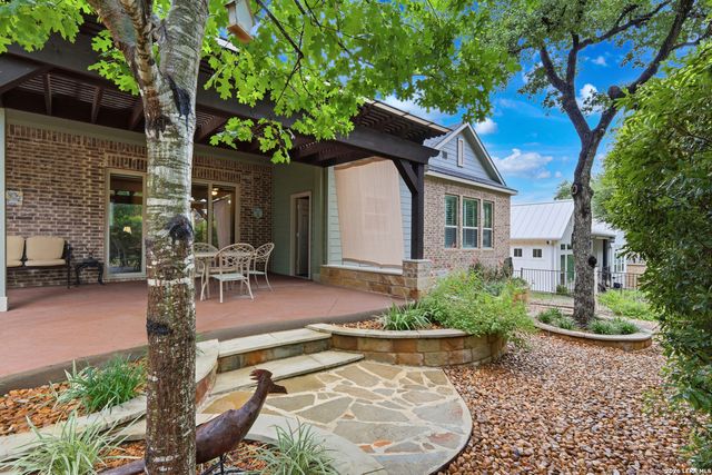 808 DANCING OAK LN, San Marcos, TX 78666