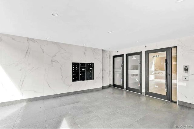 2525 31st Avenue 7A, Astoria, NY 11106
