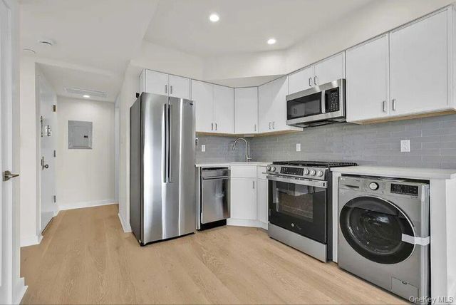 2525 31st Avenue 7A, Astoria, NY 11106