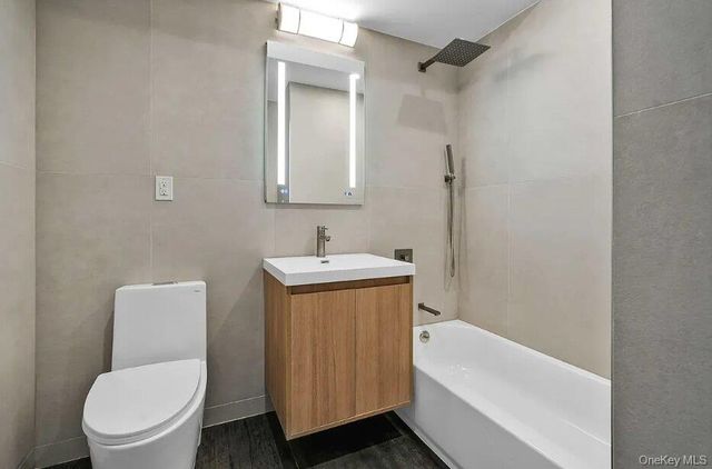 2525 31st Avenue 7A, Astoria, NY 11106