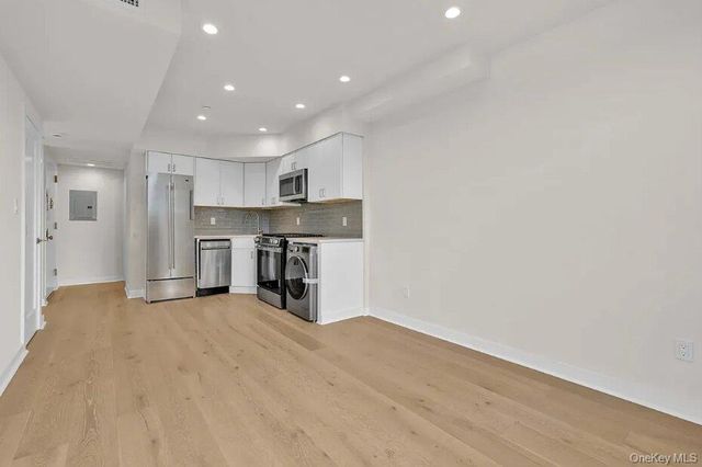 2525 31st Avenue 7A, Astoria, NY 11106
