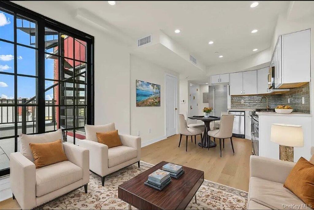 2525 31st Avenue 7A, Astoria, NY 11106