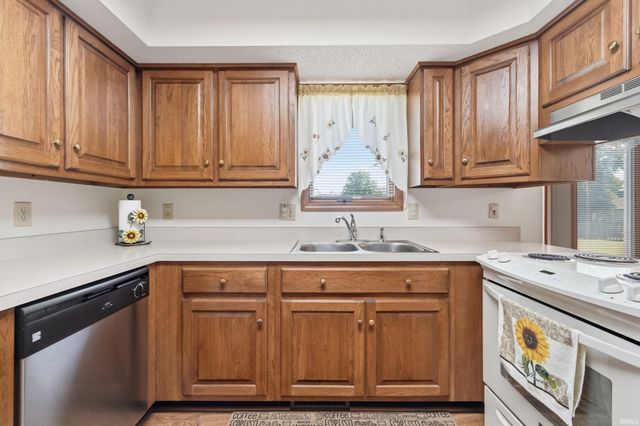 10701 Trade Wind Court, Fort Wayne, IN 46825