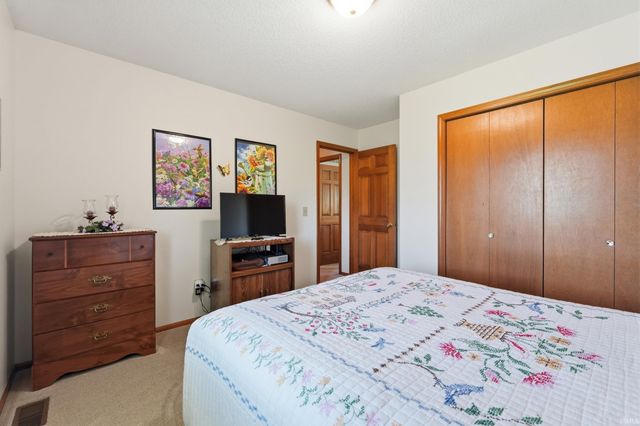10701 Trade Wind Court, Fort Wayne, IN 46825