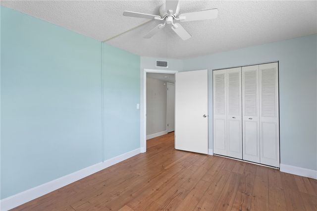 33 Pine Arbor Lane 102, Vero Beach, FL 32962