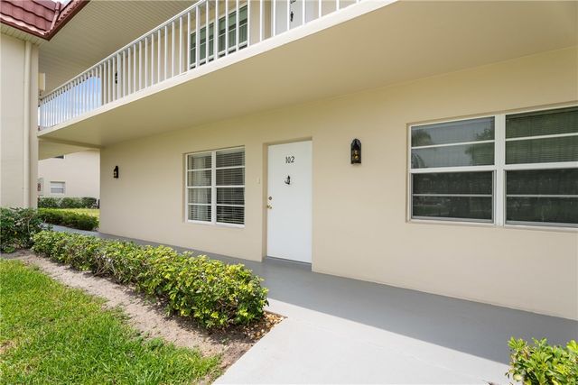 33 Pine Arbor Lane 102, Vero Beach, FL 32962