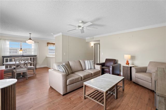 33 Pine Arbor Lane 102, Vero Beach, FL 32962