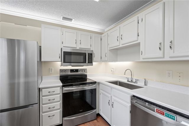33 Pine Arbor Lane 102, Vero Beach, FL 32962