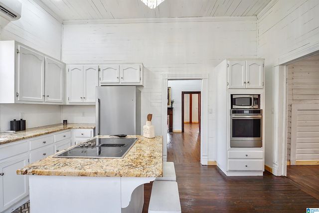 1715 WALNUT STREET, Centreville, AL 35042