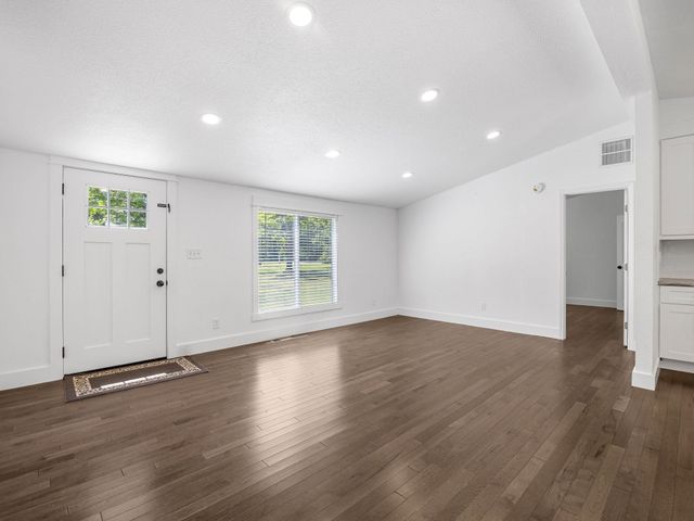 5790 New Cut Rd, Inman, SC 29349