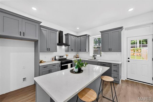 6823 Minnesota Avenue, St Louis, MO 63111