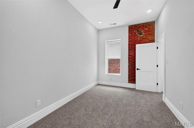 6823 Minnesota Avenue, St Louis, MO 63111