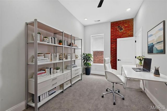 6823 Minnesota Avenue, St Louis, MO 63111