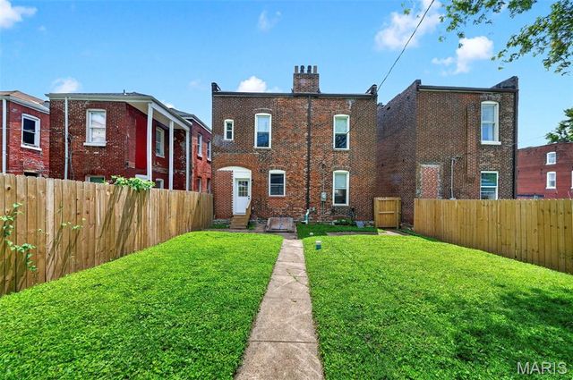 6823 Minnesota Avenue, St Louis, MO 63111