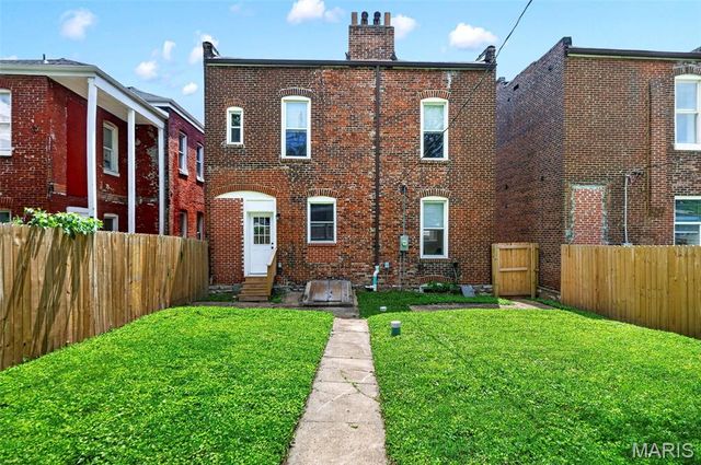 6823 Minnesota Avenue, St Louis, MO 63111
