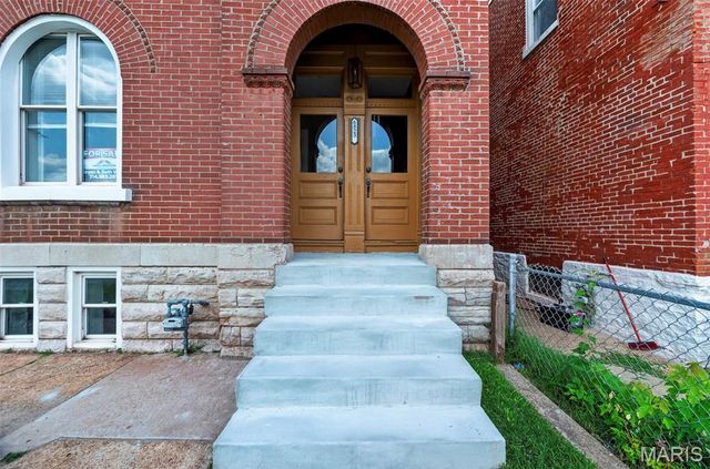 6823 Minnesota Avenue, St Louis, MO 63111