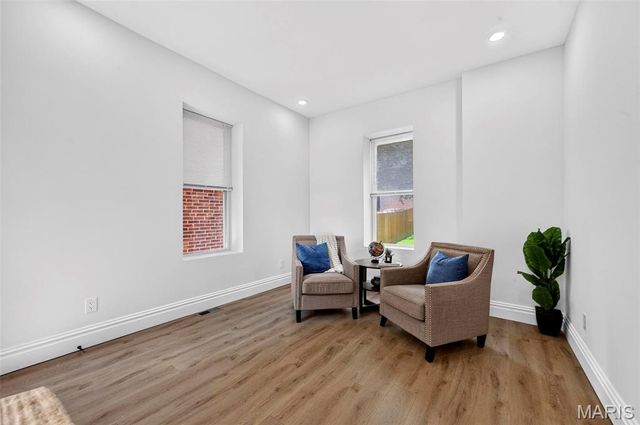 6823 Minnesota Avenue, St Louis, MO 63111