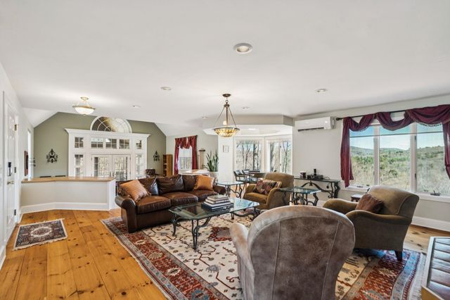 114 Oak Ridge Way, Woodstock, VT 05091