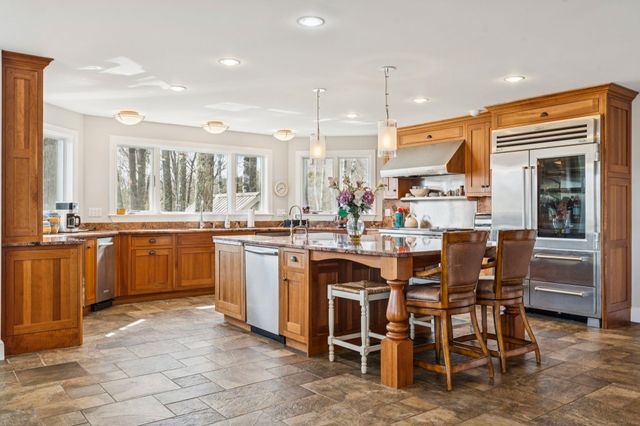114 Oak Ridge Way, Woodstock, VT 05091