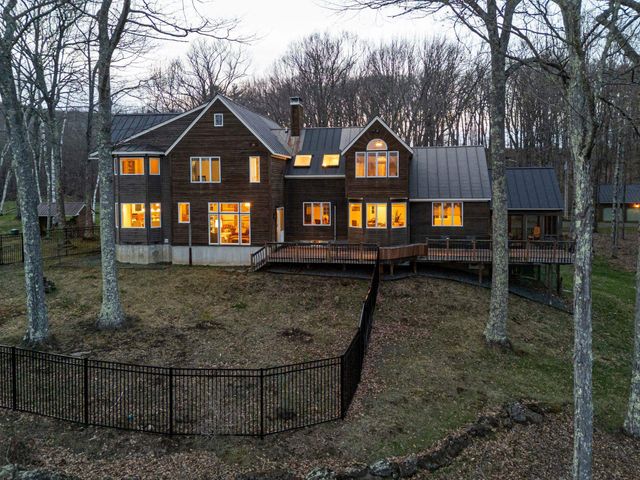 114 Oak Ridge Way, Woodstock, VT 05091
