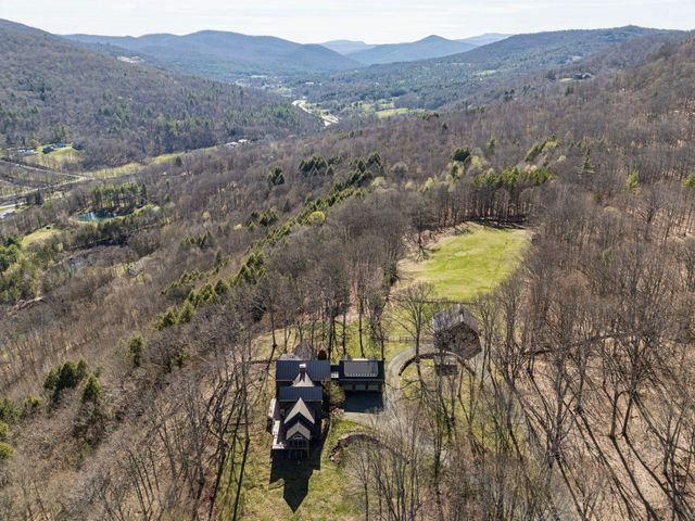 114 Oak Ridge Way, Woodstock, VT 05091