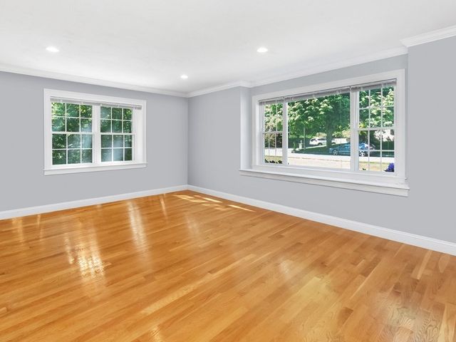 32 Lauricella Lane, Waltham, MA 02452