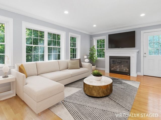 32 Lauricella Lane, Waltham, MA 02452