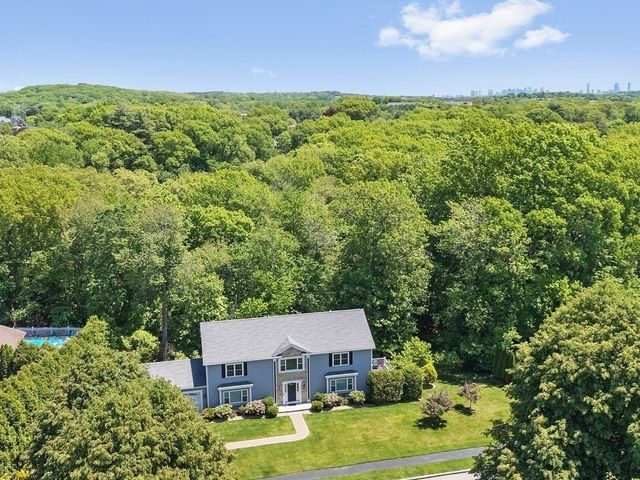 32 Lauricella Lane, Waltham, MA 02452