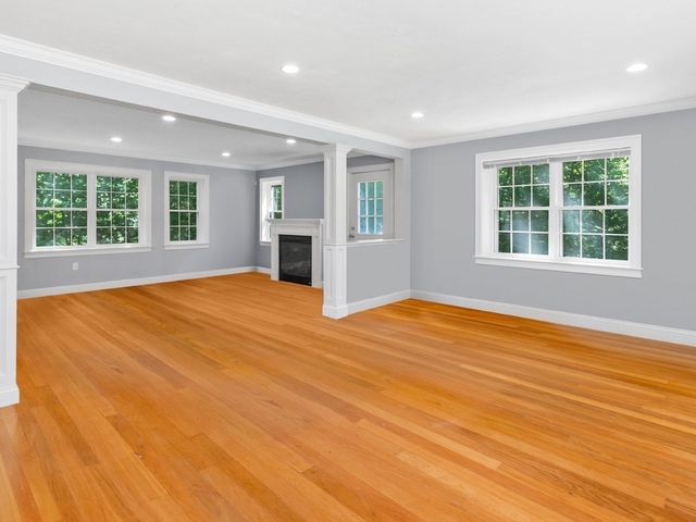 32 Lauricella Lane, Waltham, MA 02452