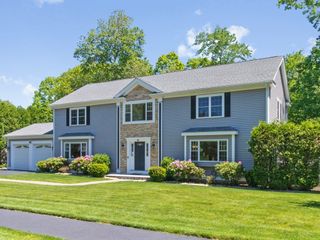 32 Lauricella Lane, Waltham, MA 02452
