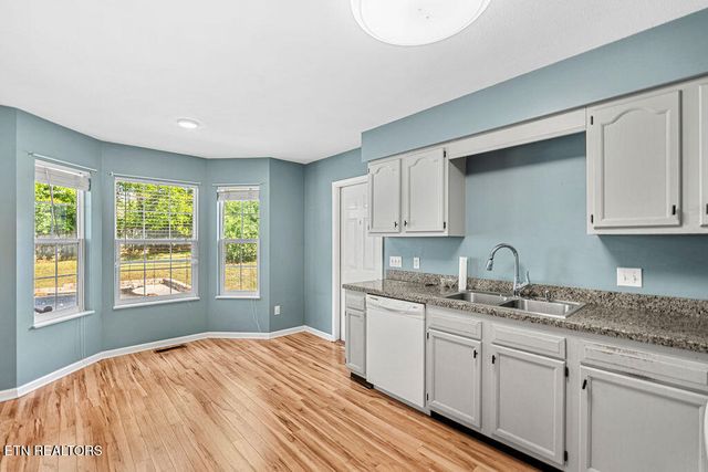302 Rolling Ridge Lane, Vonore, TN 37885
