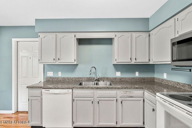 302 Rolling Ridge Lane, Vonore, TN 37885
