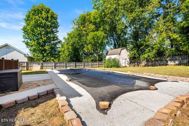 302 Rolling Ridge Lane, Vonore, TN 37885