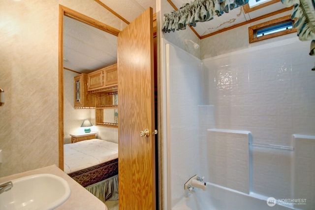 300 Schinn Canyon Drive, Deming, WA 98244