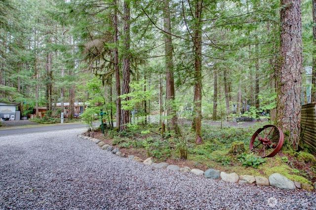 300 Schinn Canyon Drive, Deming, WA 98244