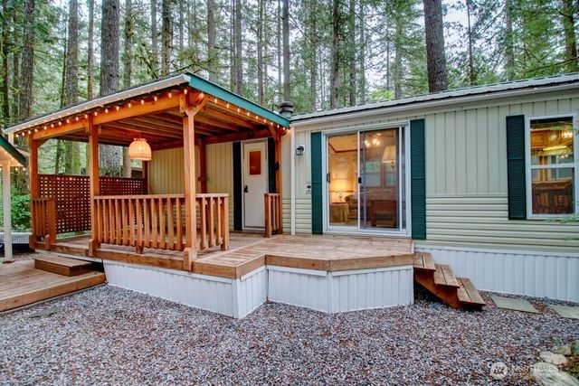 300 Schinn Canyon Drive, Deming, WA 98244