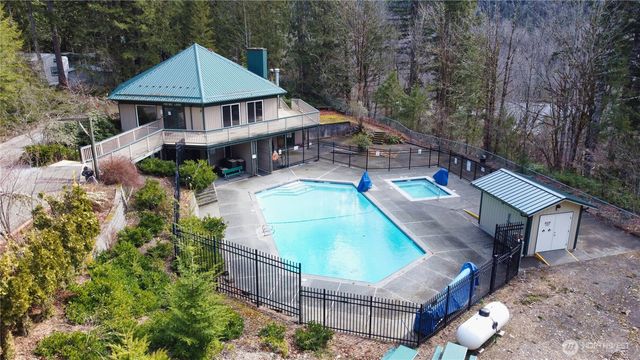 300 Schinn Canyon Drive, Deming, WA 98244