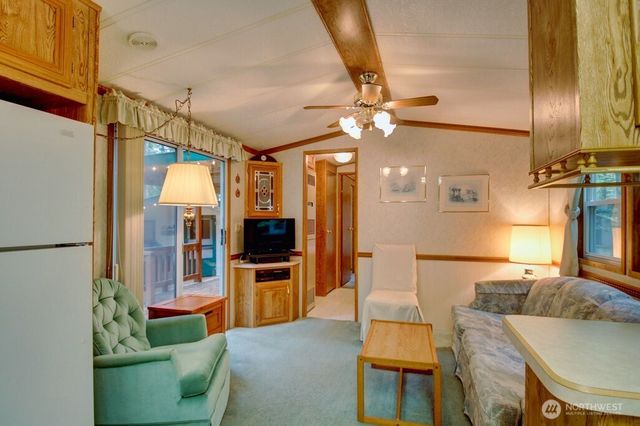 300 Schinn Canyon Drive, Deming, WA 98244