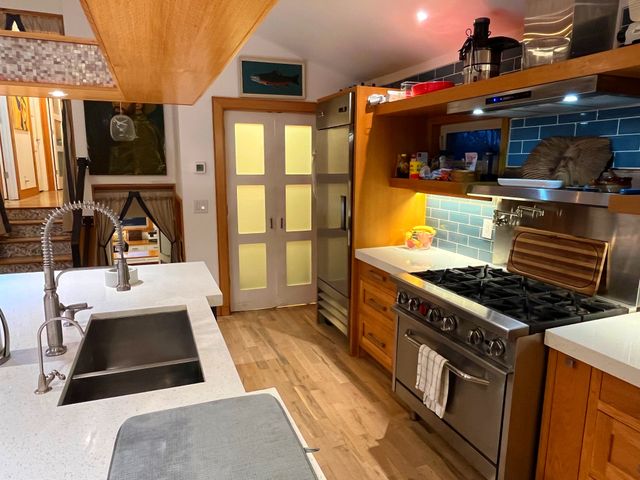 125 Twin Bay Dr, Hendersonville, TN 37075