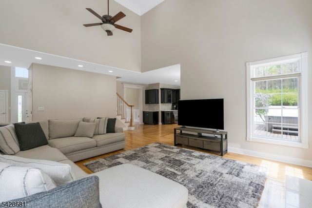 6 Perin Pl, Roxbury Twp., NJ 07876