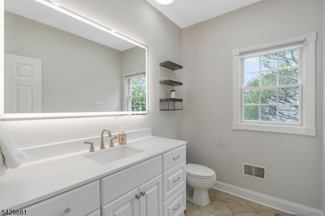 6 Perin Pl, Roxbury Twp., NJ 07876
