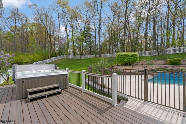 6 Perin Pl, Roxbury Twp., NJ 07876