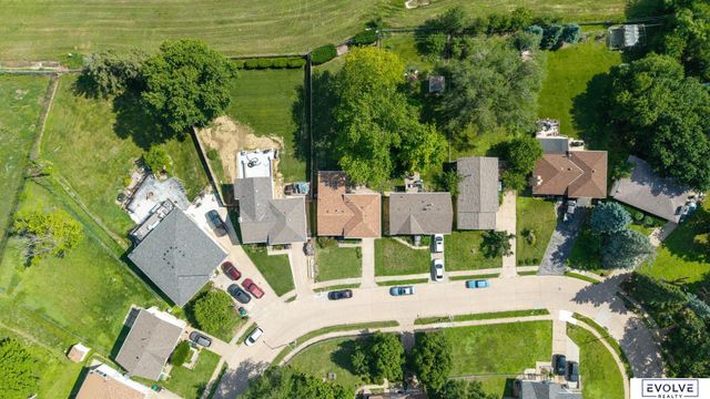 211 Woodland Drive, Omaha, NE 68108