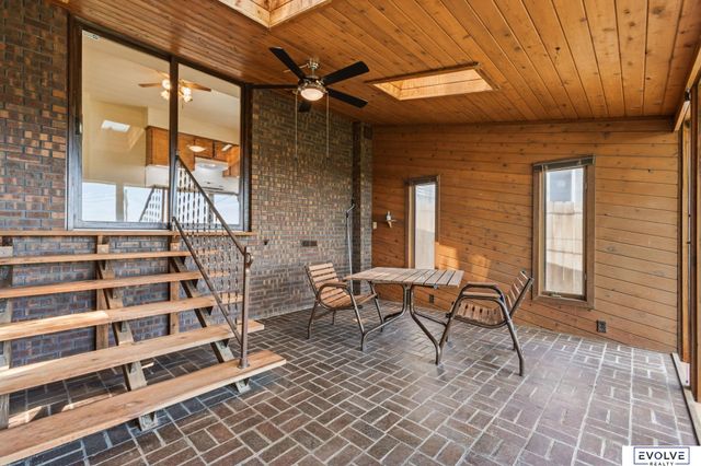 211 Woodland Drive, Omaha, NE 68108