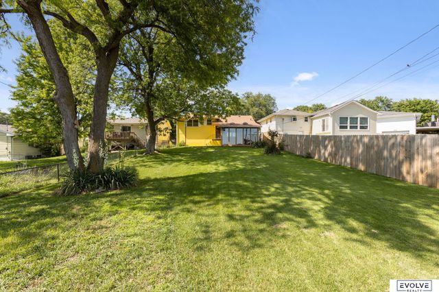 211 Woodland Drive, Omaha, NE 68108