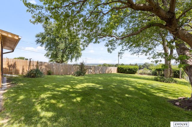 211 Woodland Drive, Omaha, NE 68108